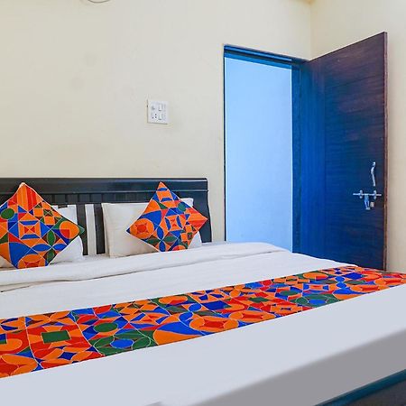 OYO 60685 Hotel Vaishnav Inn Talegaon Dabhade Eksteriør bilde
