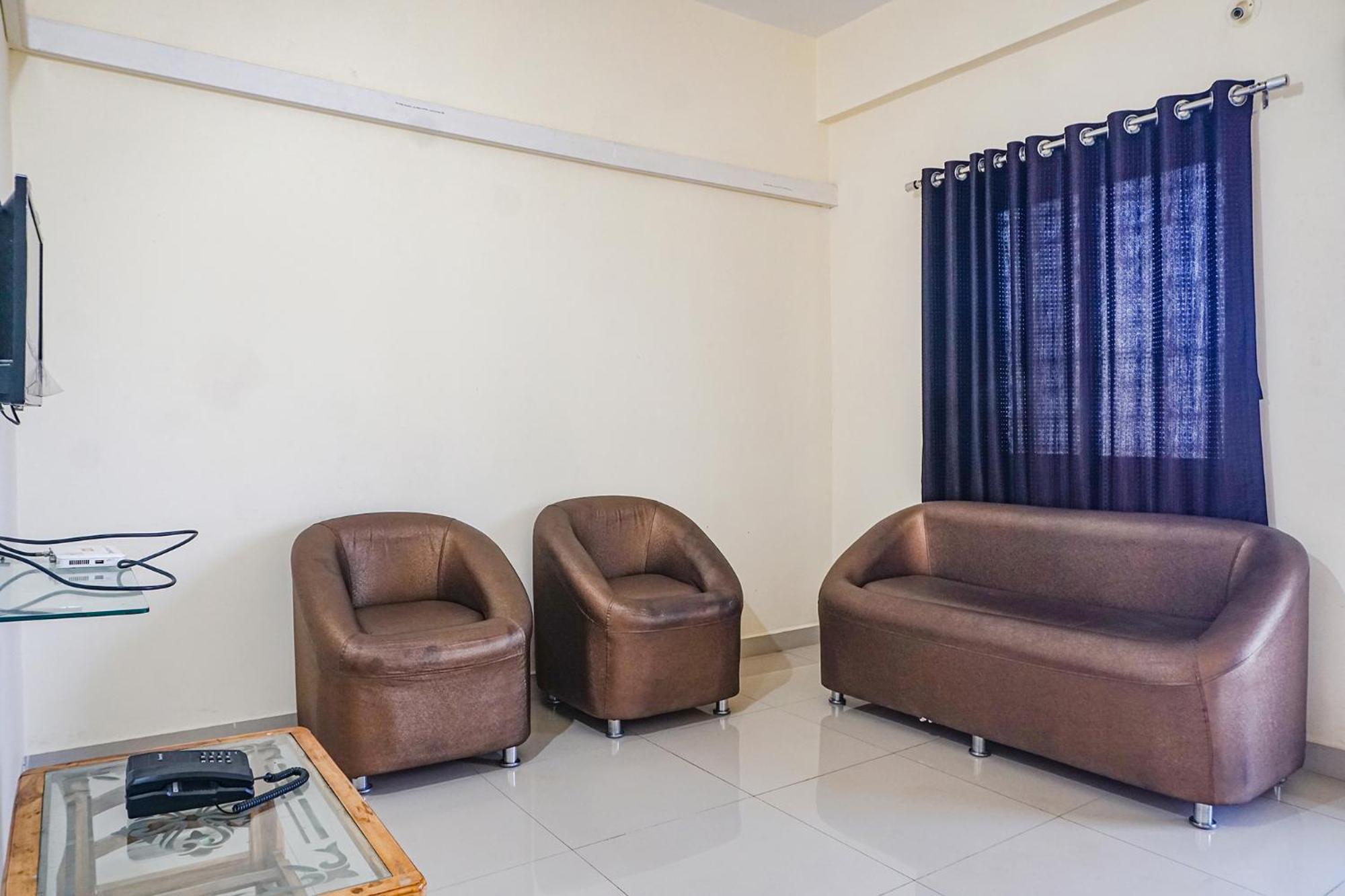 OYO 60685 Hotel Vaishnav Inn Talegaon Dabhade Eksteriør bilde