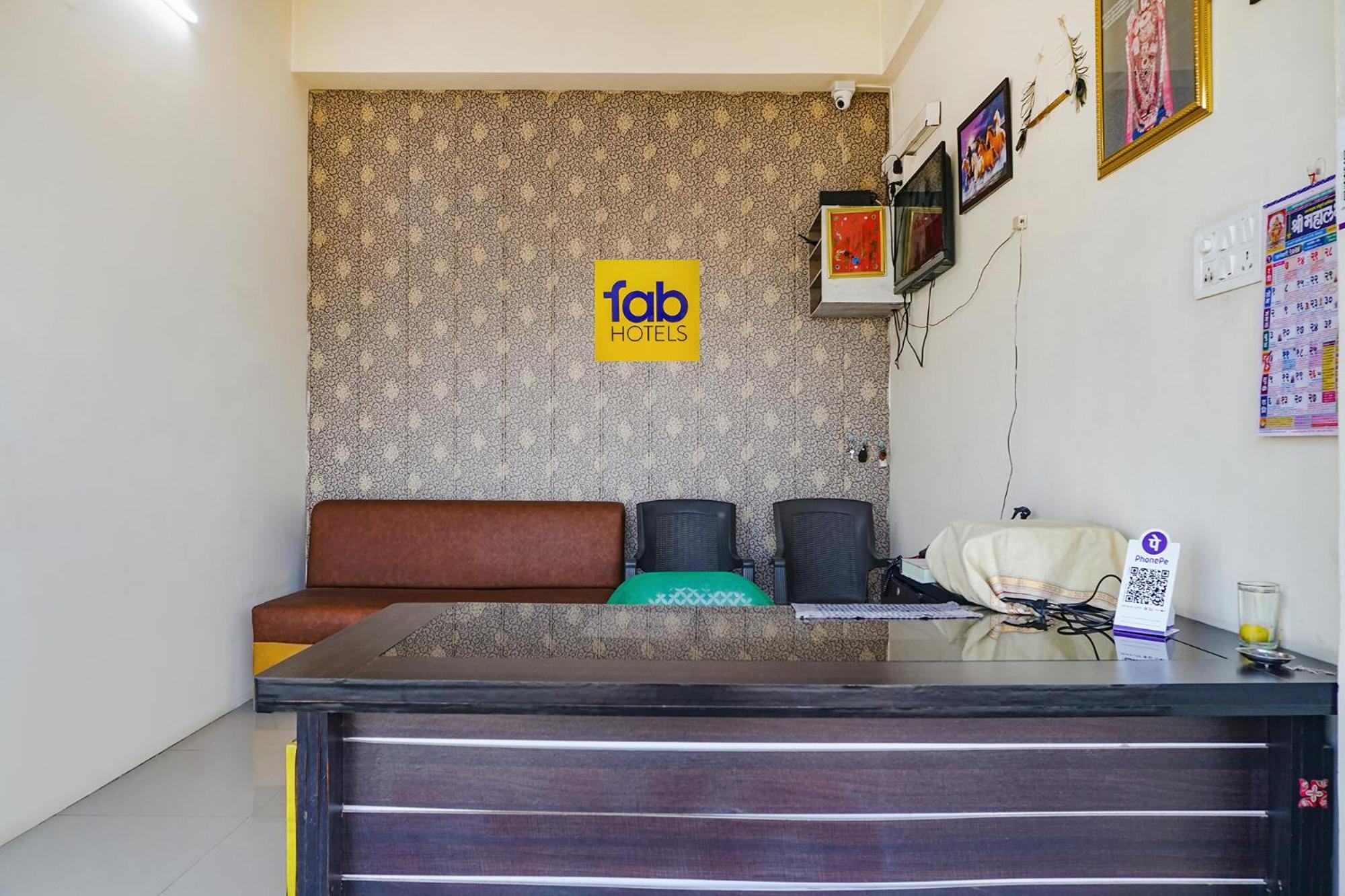 OYO 60685 Hotel Vaishnav Inn Talegaon Dabhade Eksteriør bilde